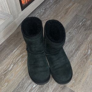 UGGS short classic boots